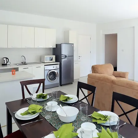 アパートホテル Coralli Beachfront