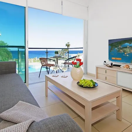 Coralli Beachfront Lägenhetshotell Protaras