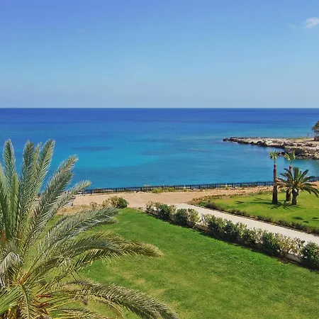 Coralli Beachfront Lägenhetshotell 3*