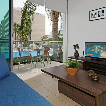 Lägenhetshotell Coralli Beachfront