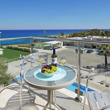 Apart-hotel Coralli Beachfront 3*